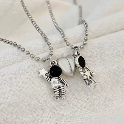 Collar magnética de mejores amigas de la pareja astronauta