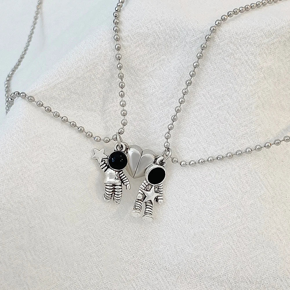 Collar magnética de mejores amigas de la pareja astronauta